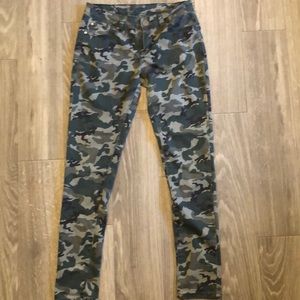 Camouflage skinny jeans